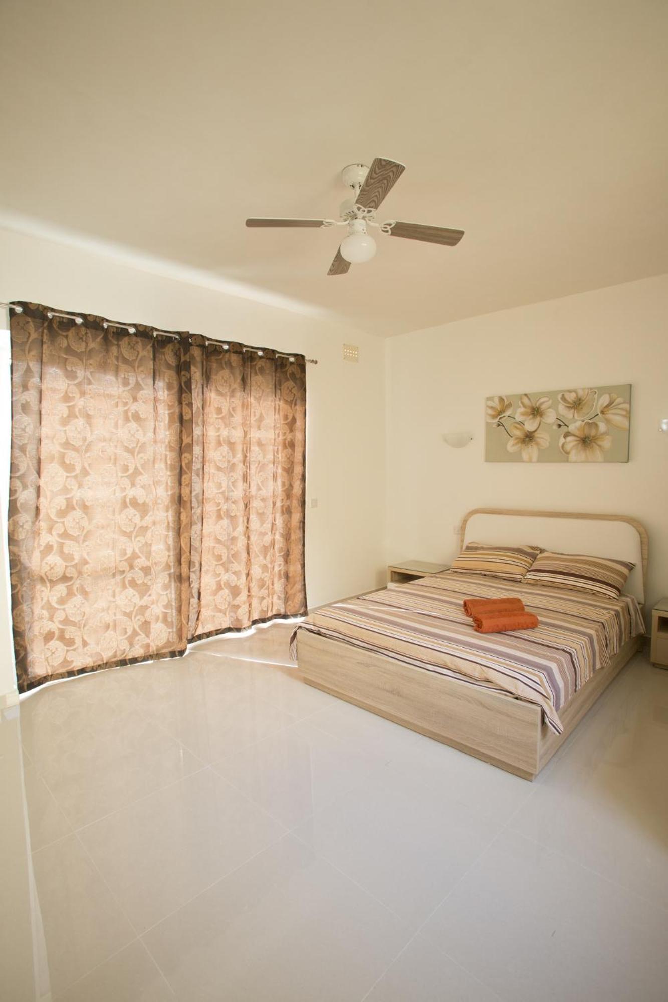 Dolphin Court Marsalforn Quarto foto
